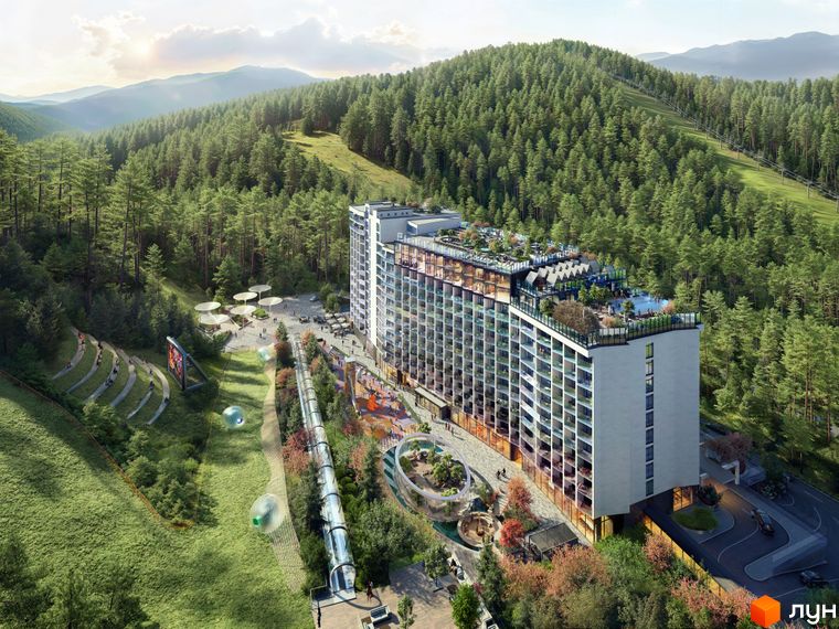 Апарт-комплекс Mountain Residence з фасадами з вікон та басейном на даху, оточений лісом та гірським схилом з амфітеатром.