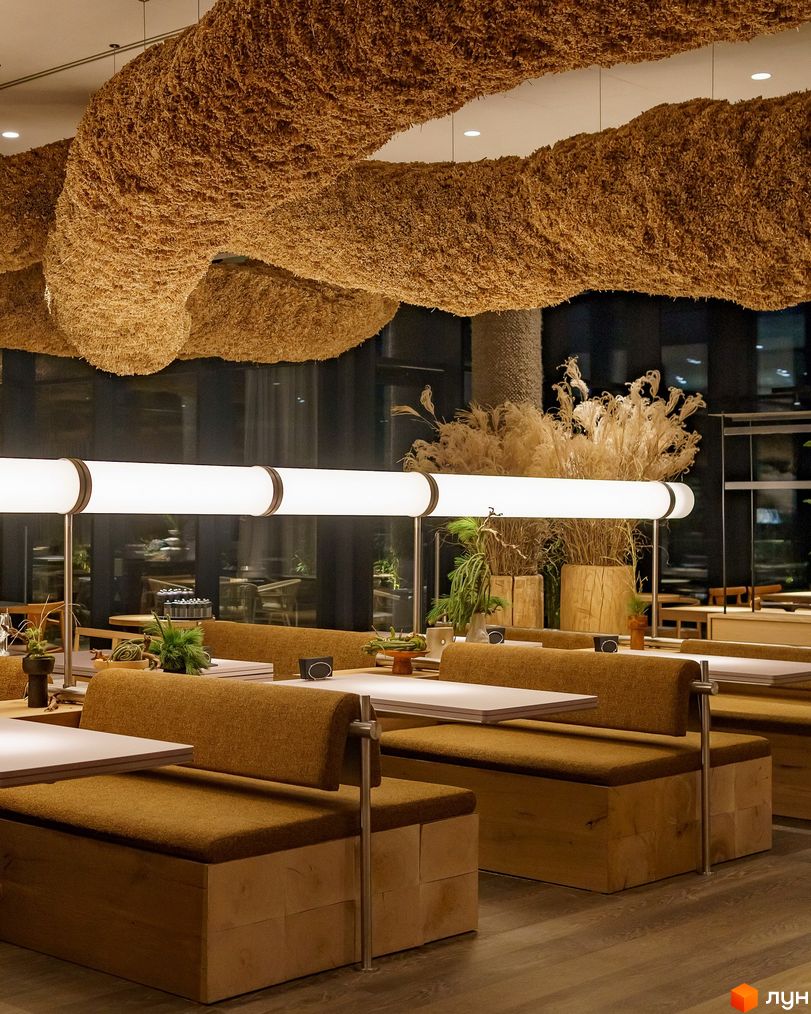 Апарт-комплекс Mountain Residence з оригінальним дизайном інтер'єру та затишними зонами відпочинку. Огляд меблів та освітлення.