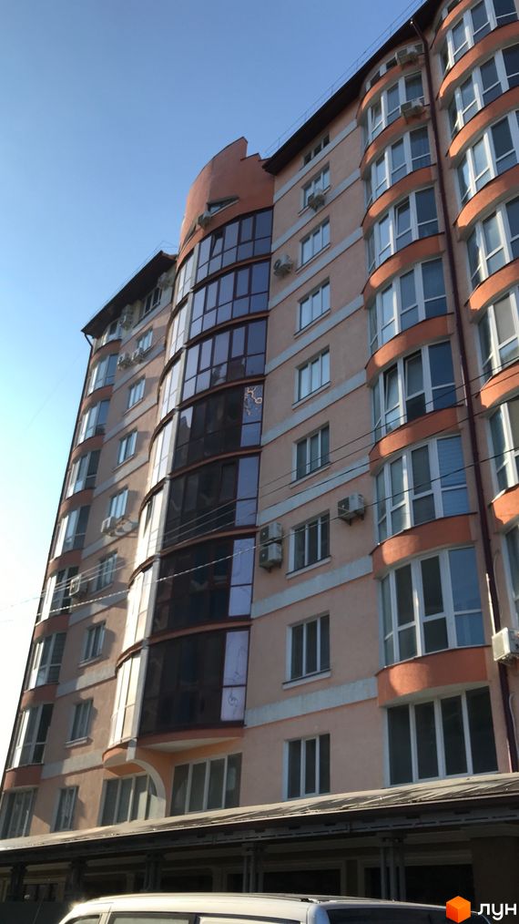 вул. Героїв Майдану, 53
