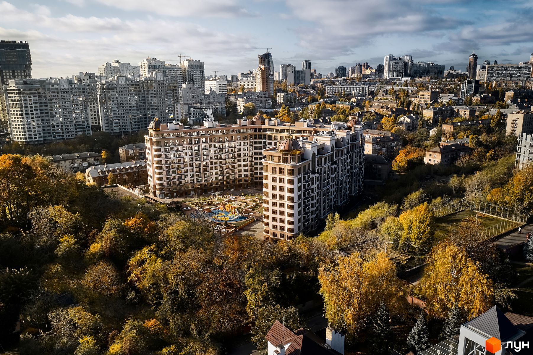 ЖК 52 Жемчужина (Pechersk Plaza), Киев — Квартиры в новостройках — ЛУН