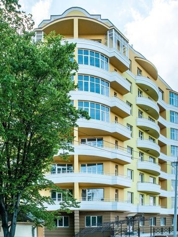 вул. Квітки-Основ'яненко, 8б