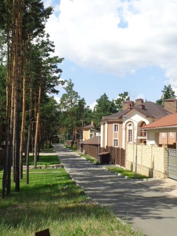 КМ Green Wood club
