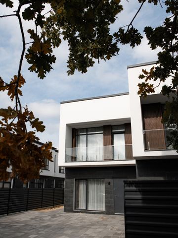 КМ Balance Homes