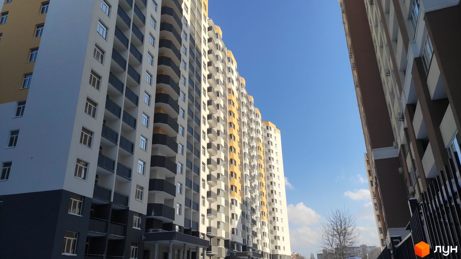 вул. Симона Петлюри, 21б, Бровари: хід будівництва на фото — ЛУН