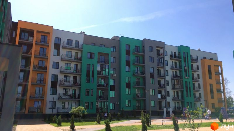 	вул. Соборна, 103/8-103/10