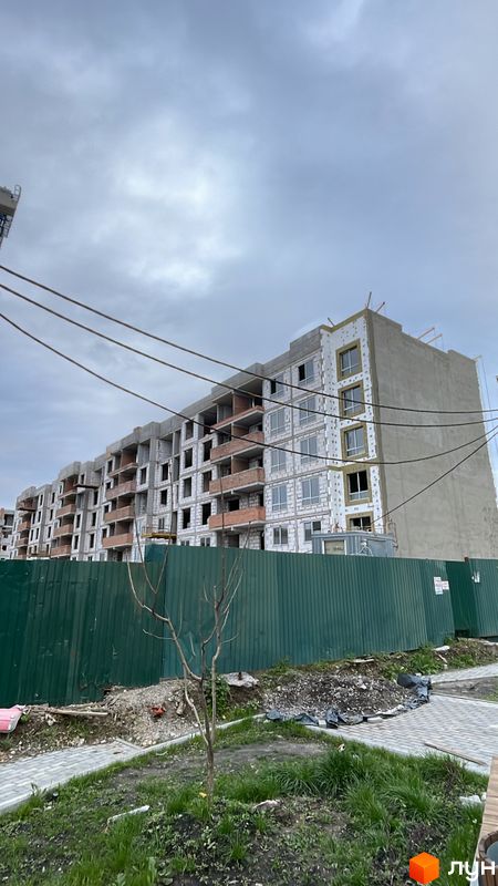 Ход строительства ЖК Озерный гай (Гатное), 11 дом, апрель 2024
