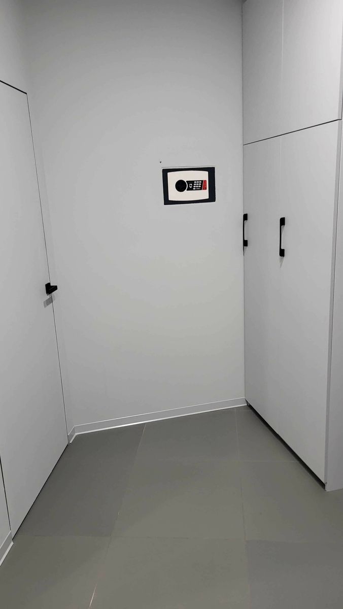 1816416428555000