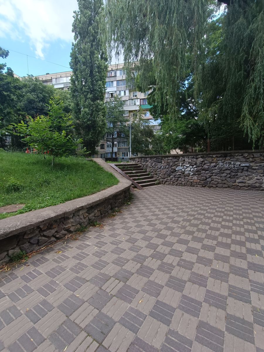1769971064096001