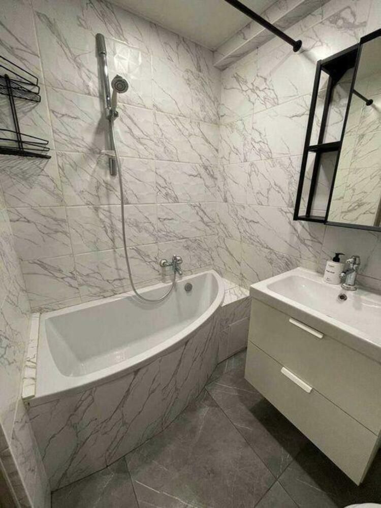 1835092397435010