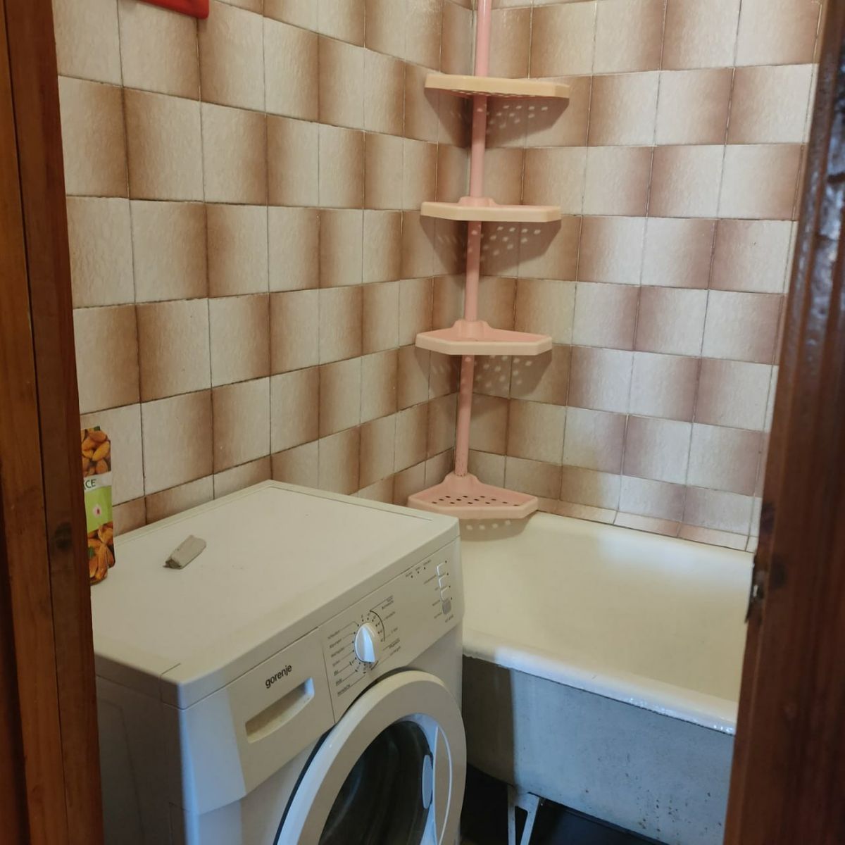 1835719624970010