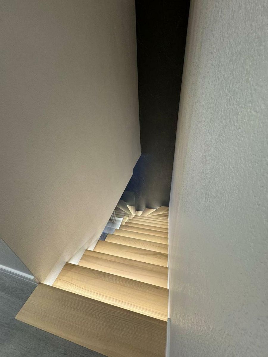 1836086705669100