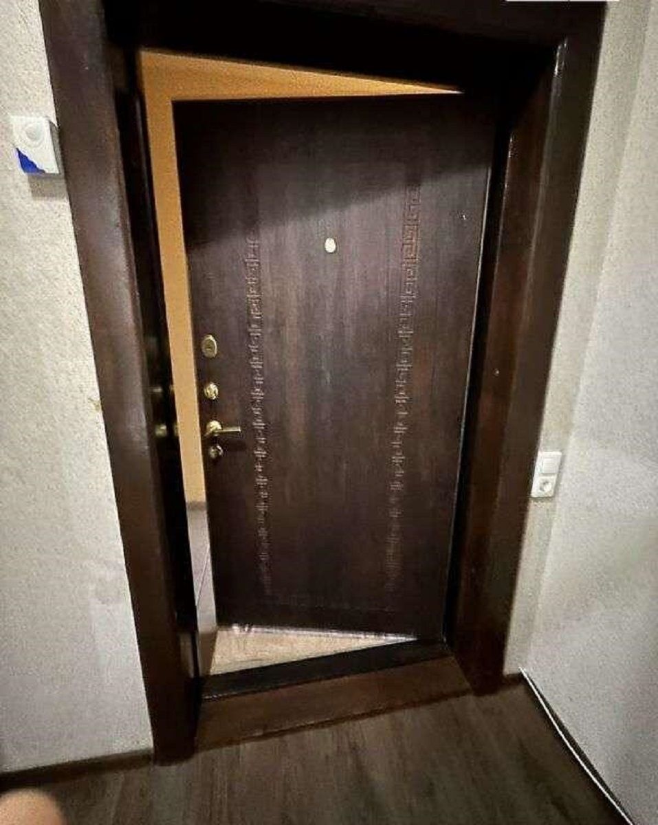 1836164963837100