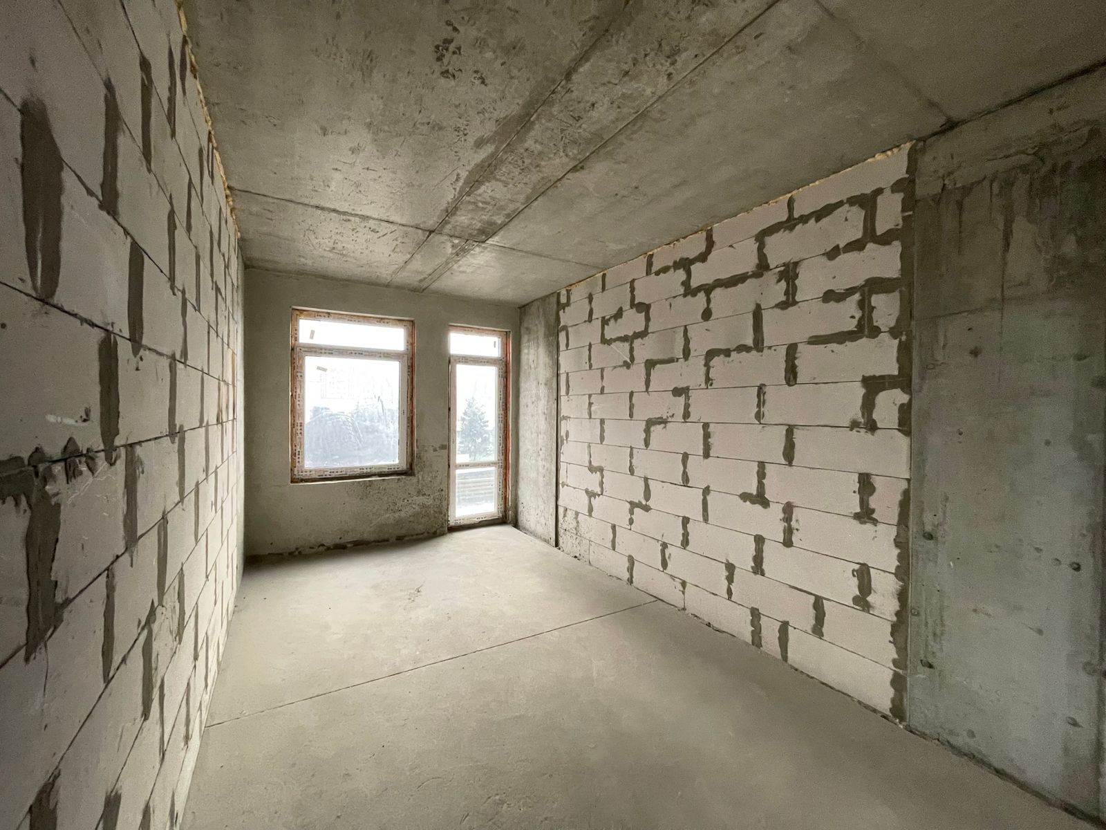 1818718548684103