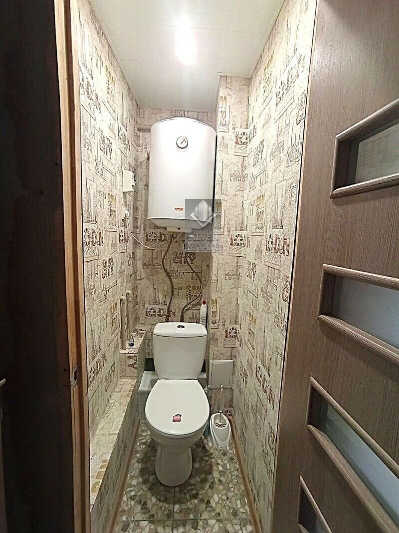 1818893793303103