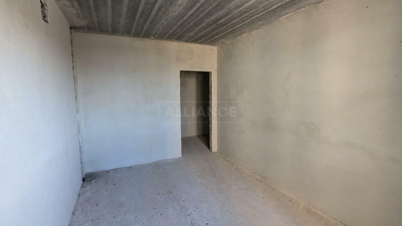 1828850005065103