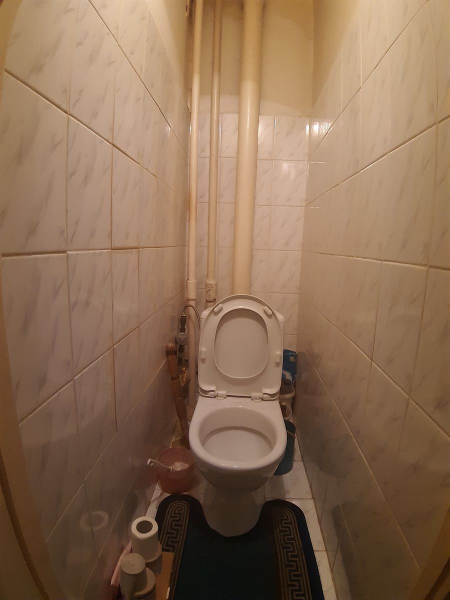 1819406782333105