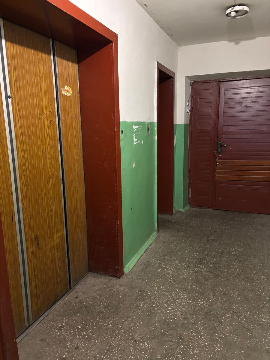 1829221830546105