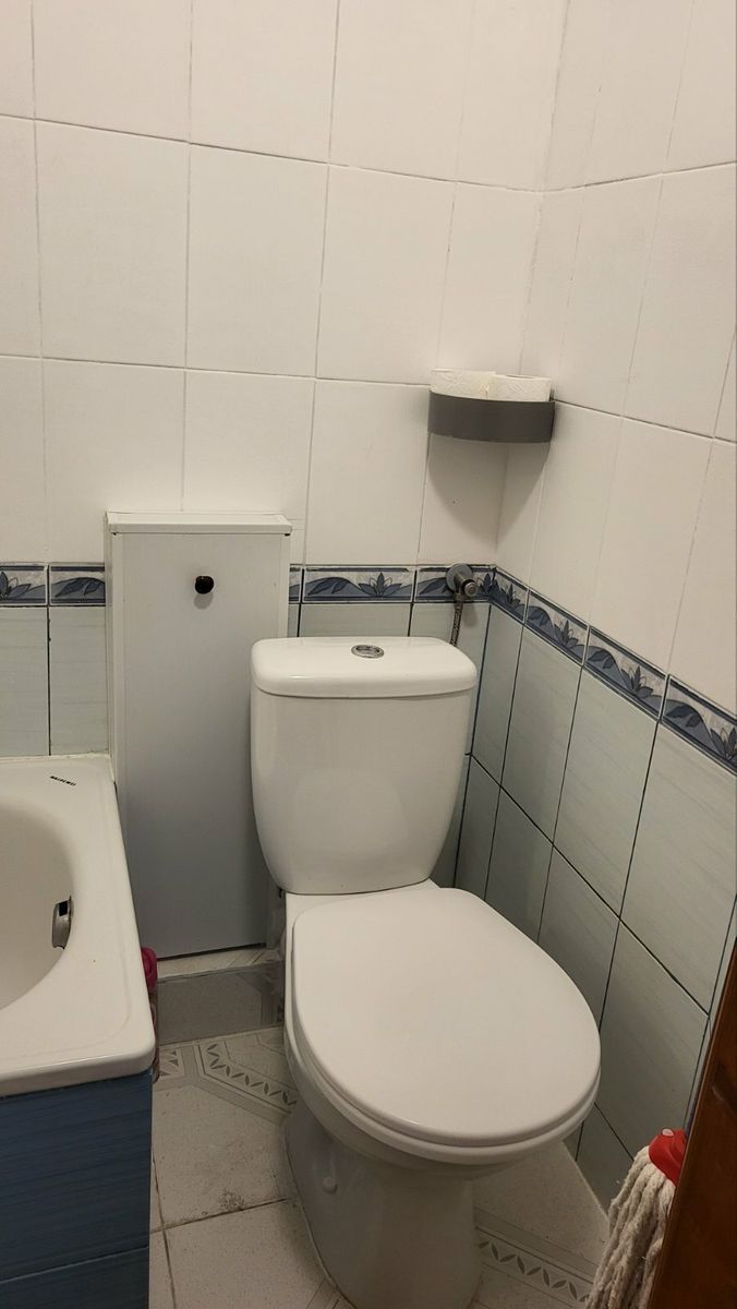 1831905654301105