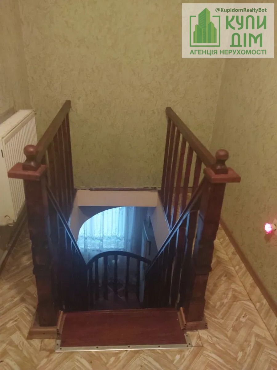 1827930785667109