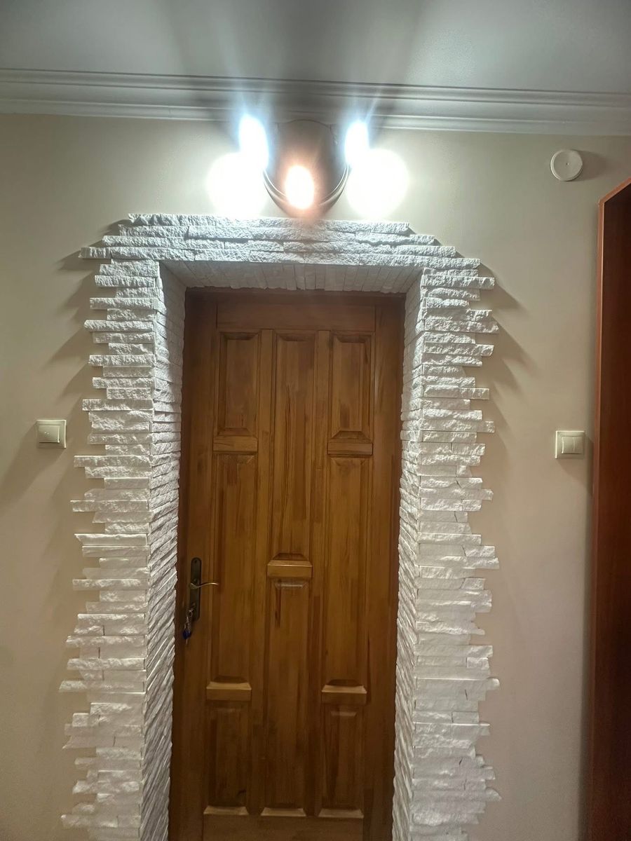 1835367573891110