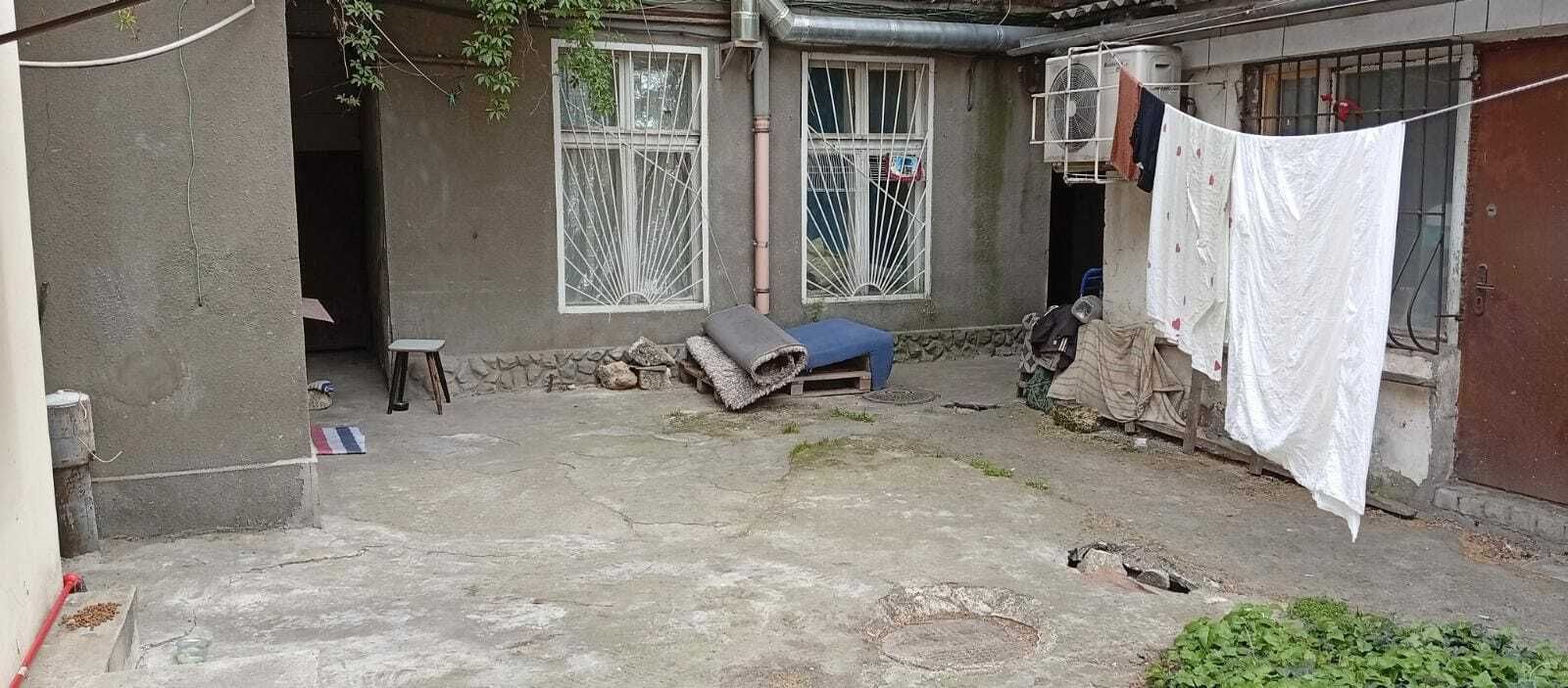 1832821725826116