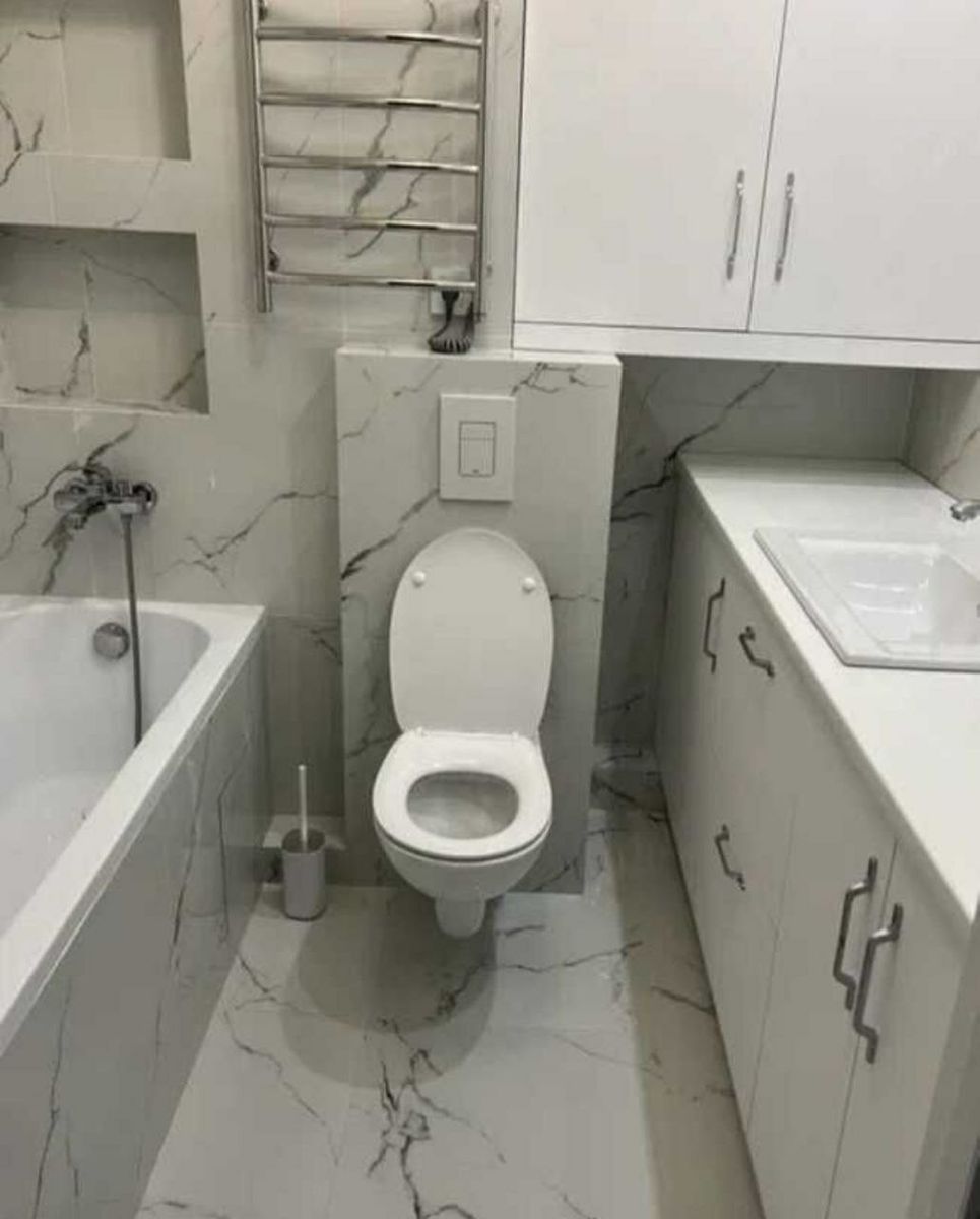 1835718100656117