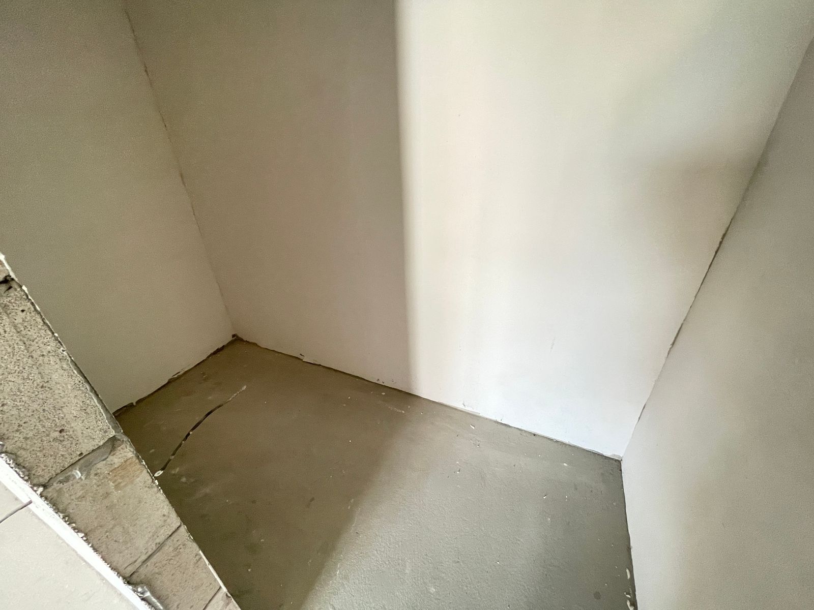 1834003807723012