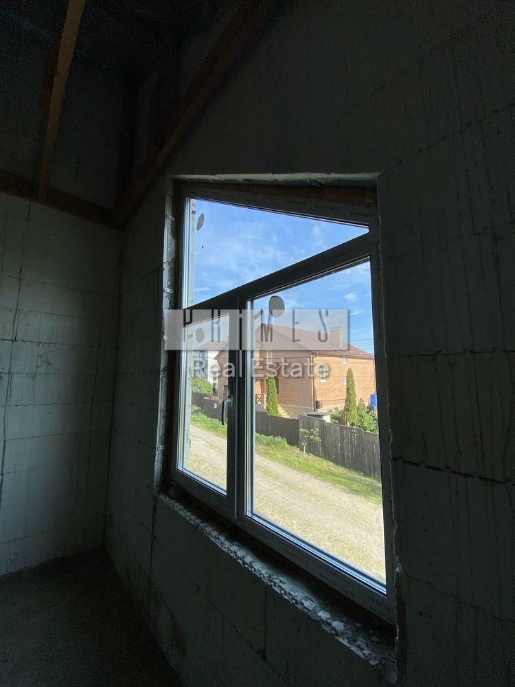 1835708652211012