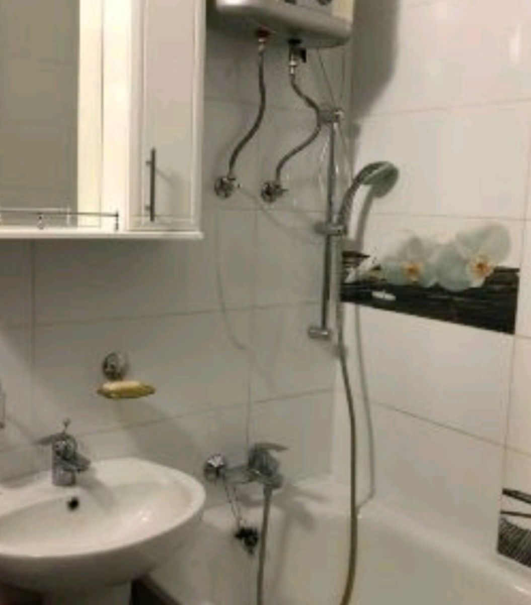 1837052478076012