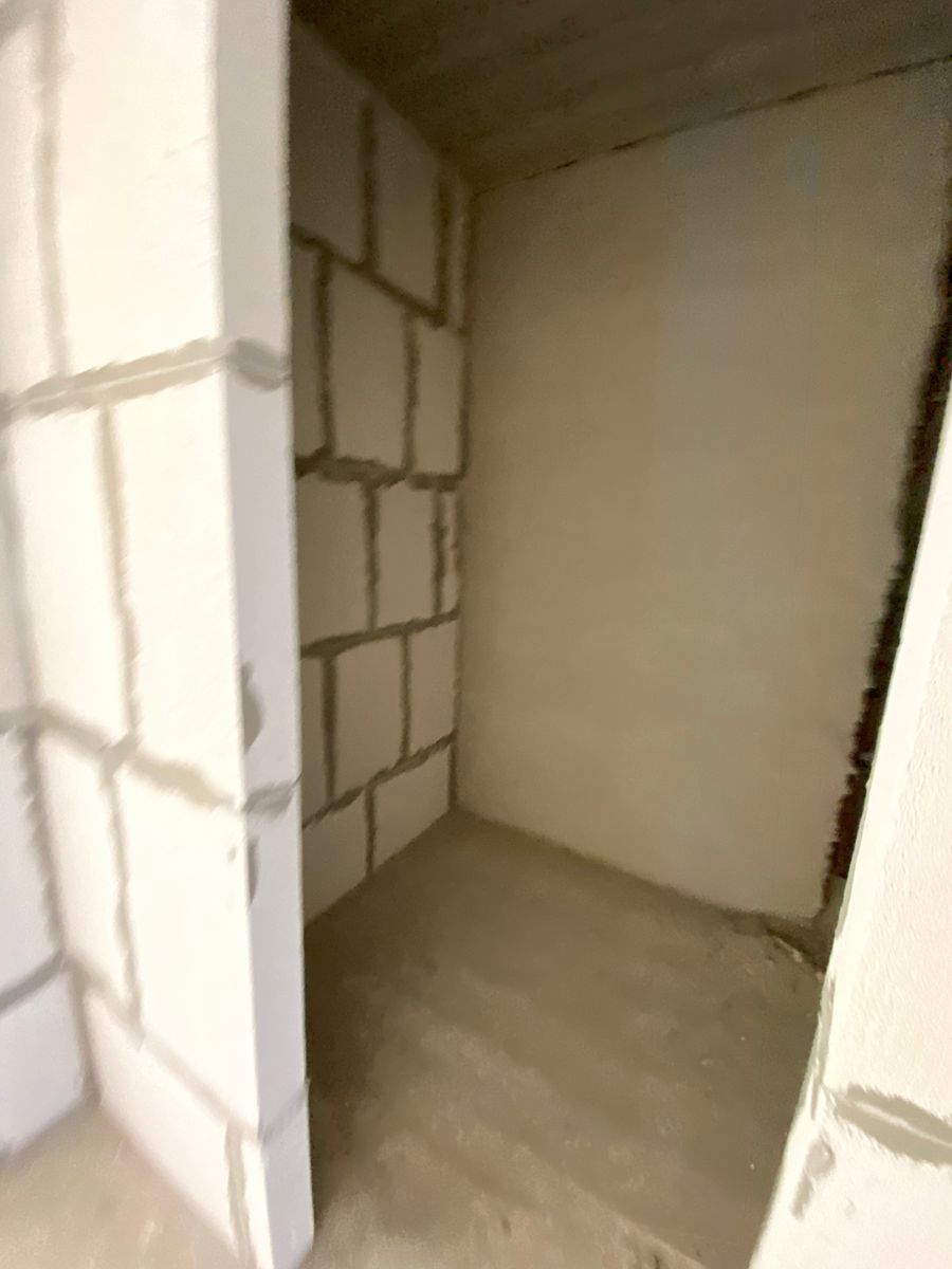 1831409943519123