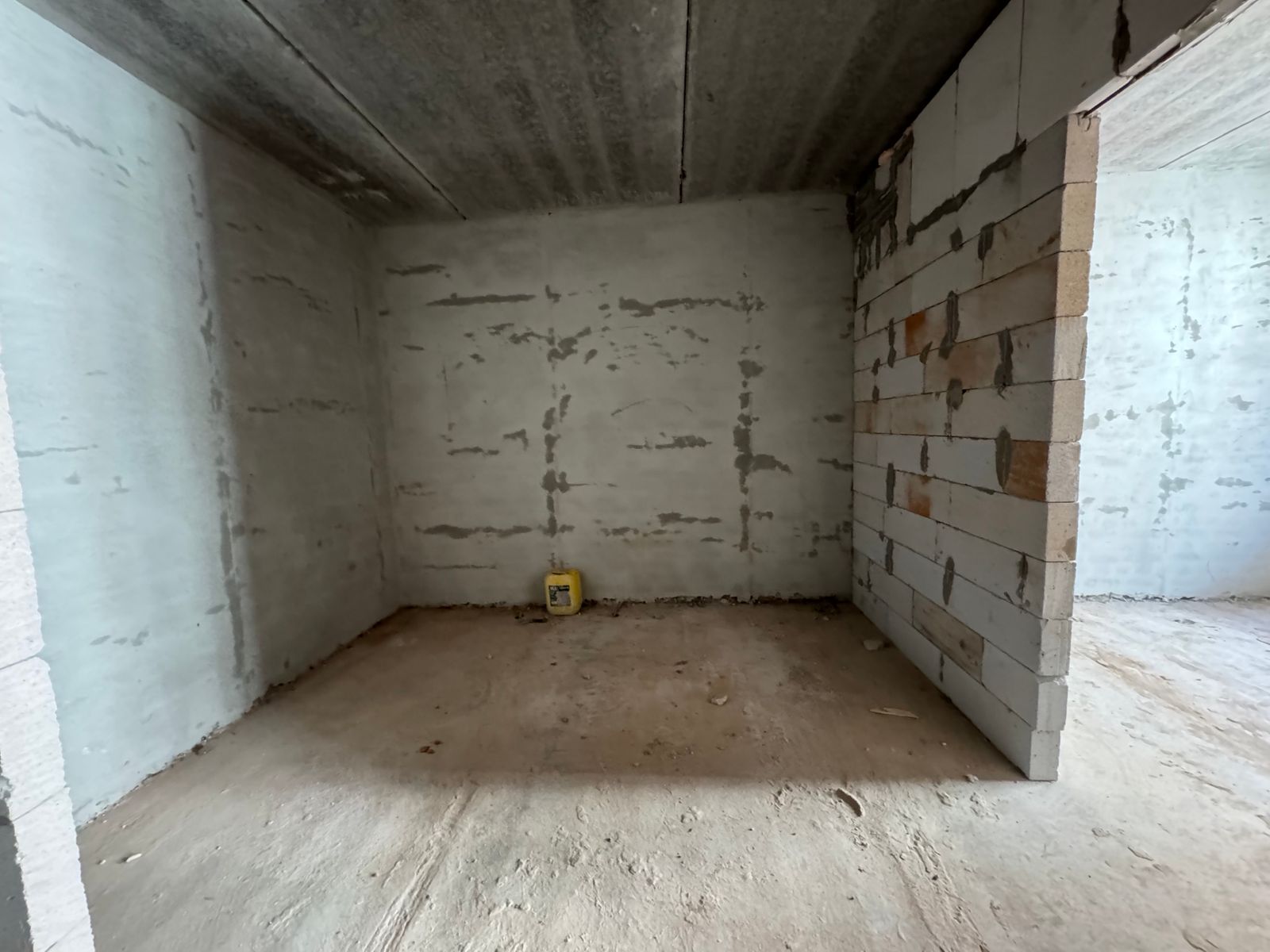 1836707853297124