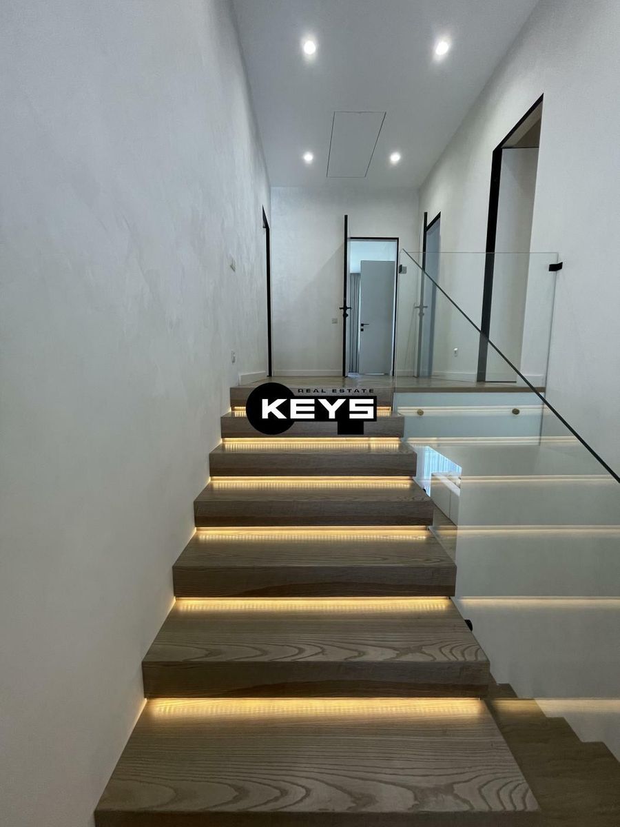 1836892300101124