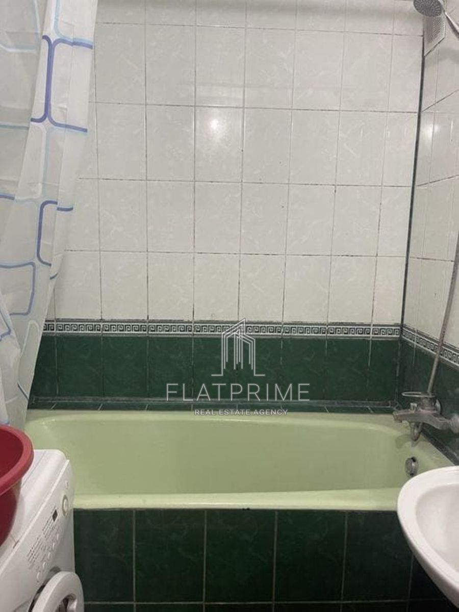 1838439984330124