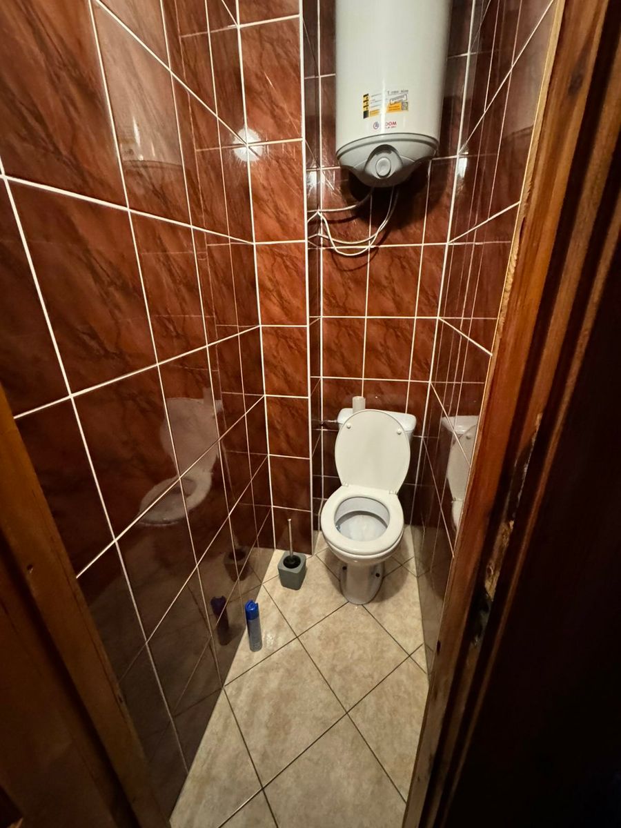 1830096376077126