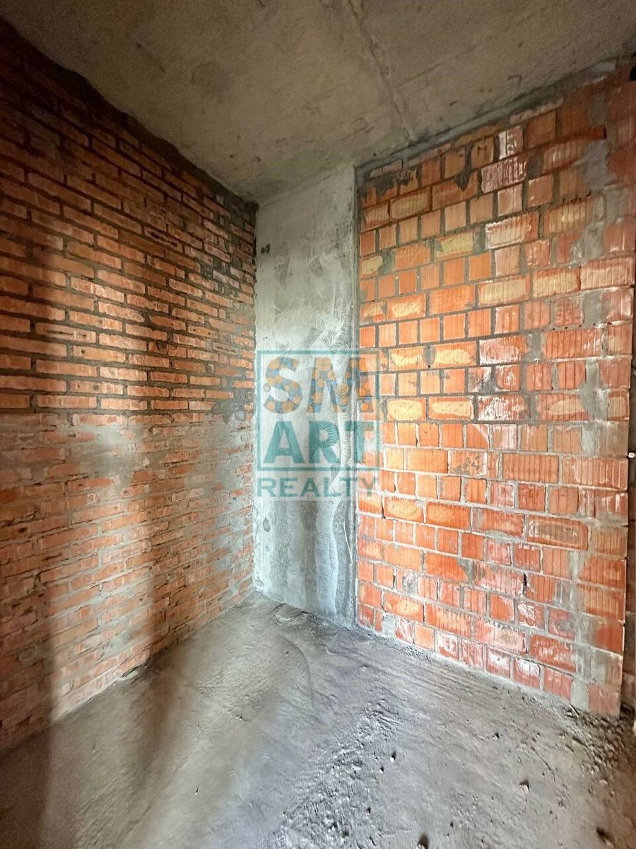 1831014707672126