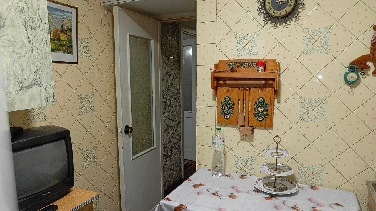 1832522168386129