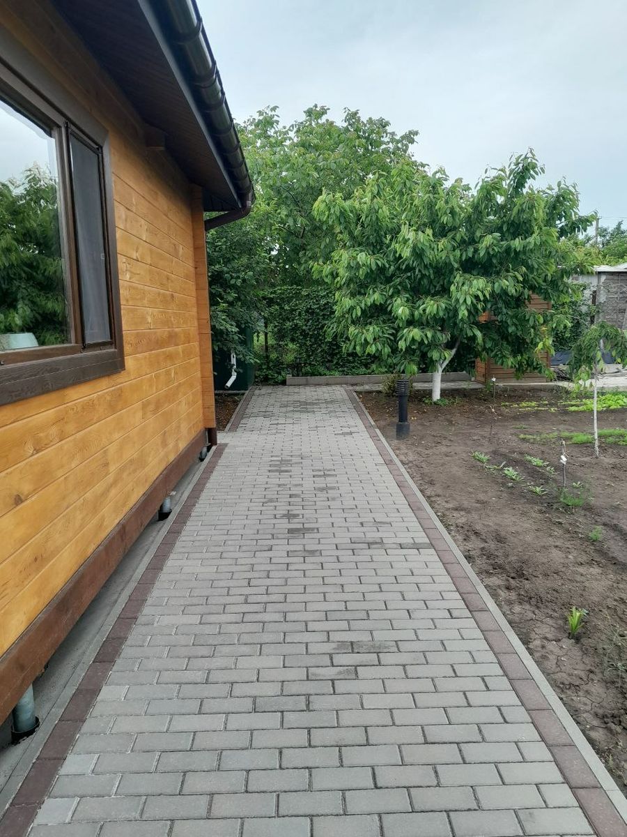 1833694788841013