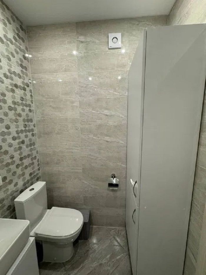 1831463779682131