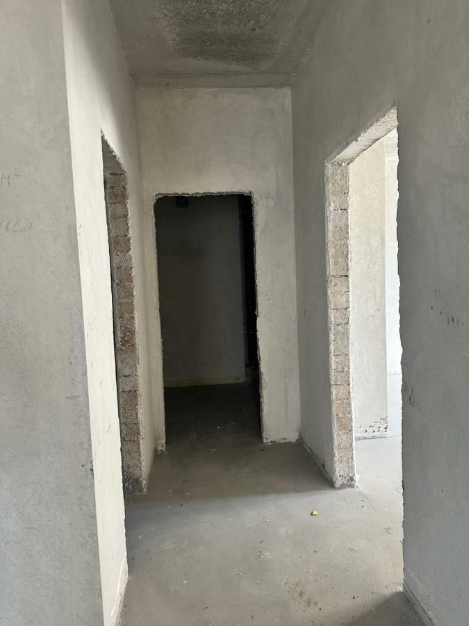 1833641873386133