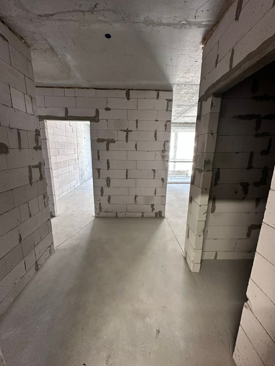 1833973956282133