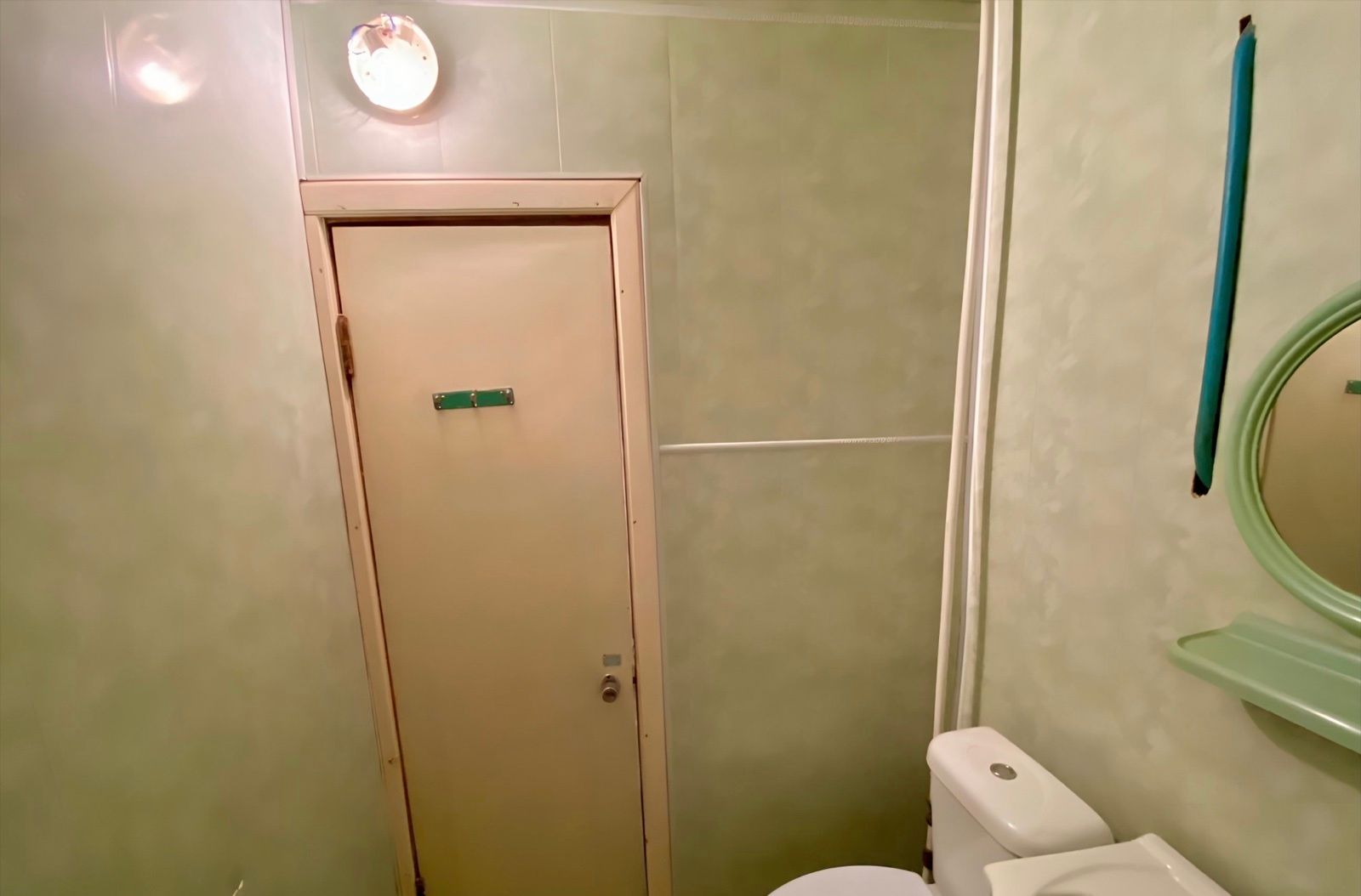 1835837422144133