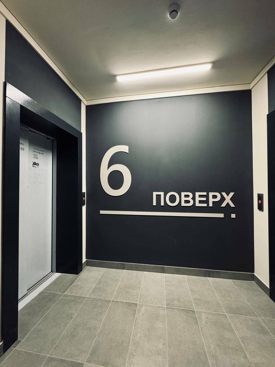 1835977916736133