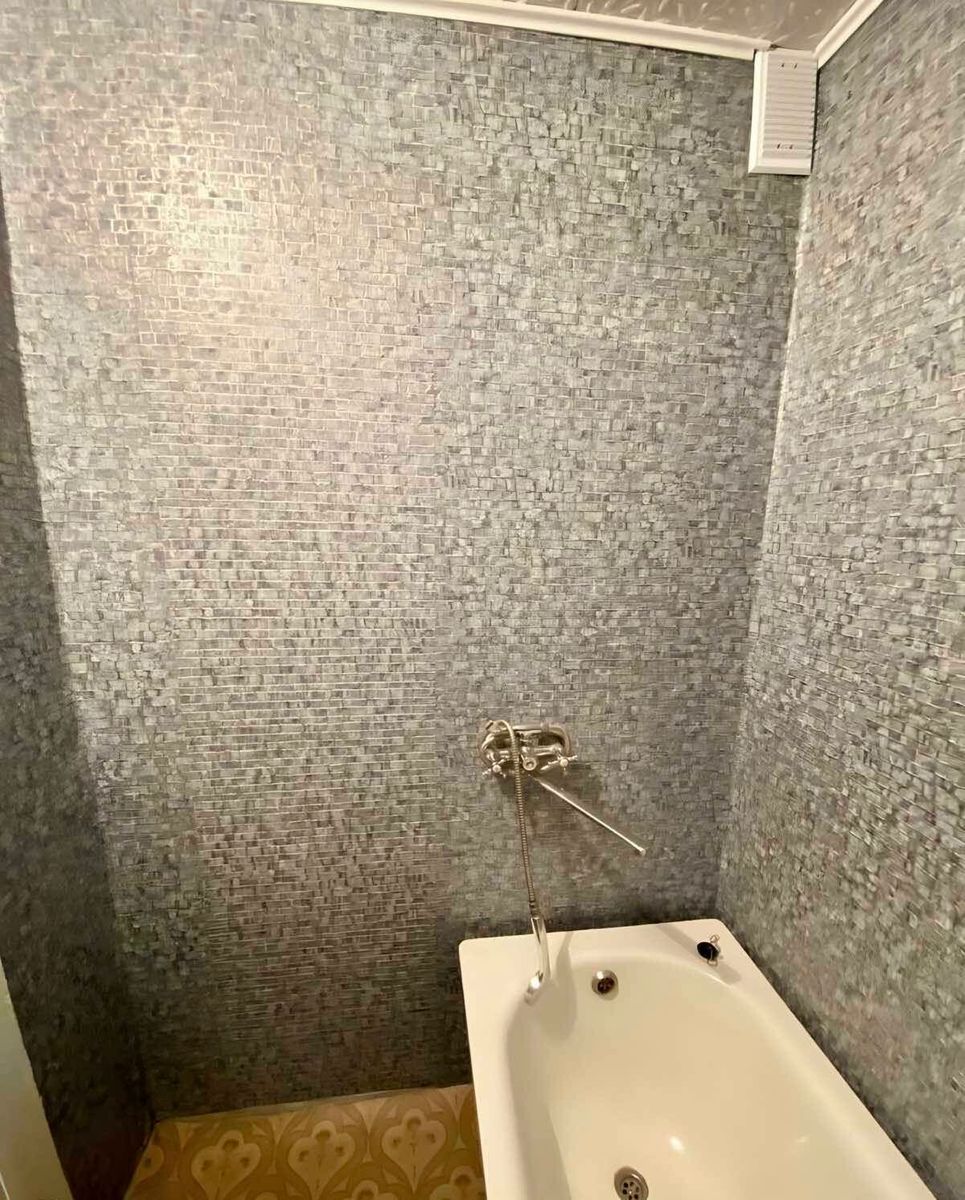 1835820674072135