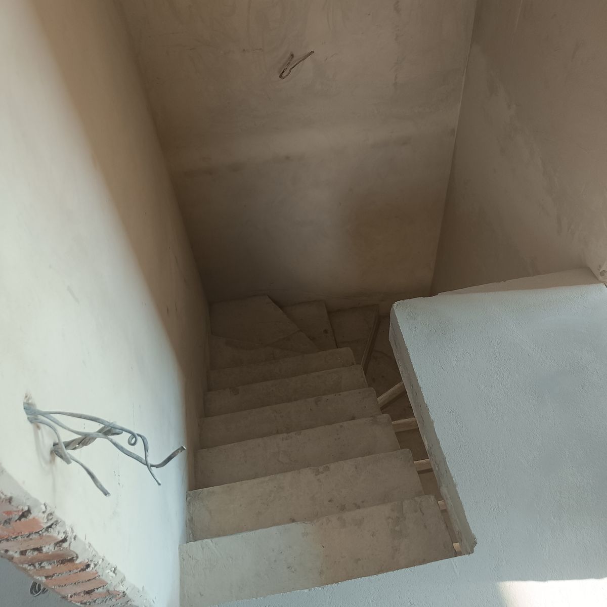 1836169471666135