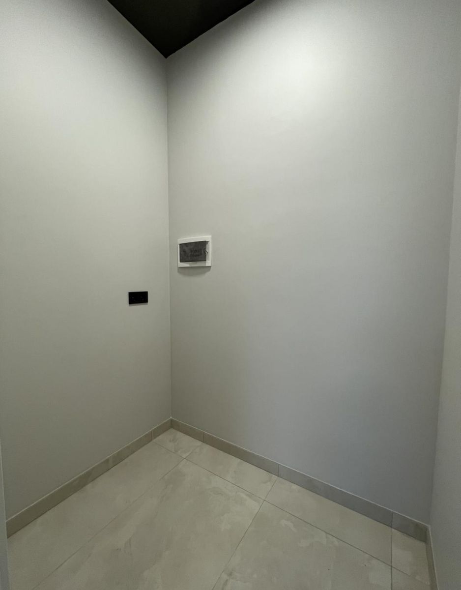 1837797867981135