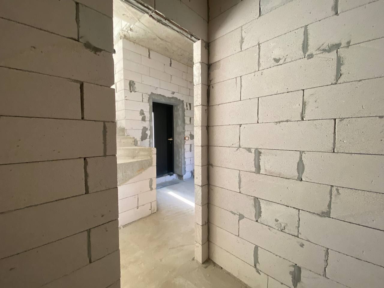 1839621475974135