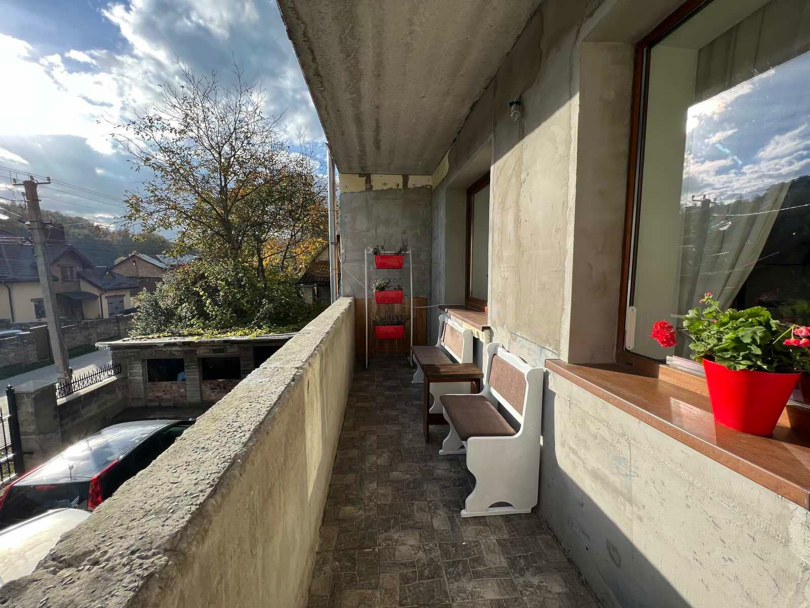 1752856317047136