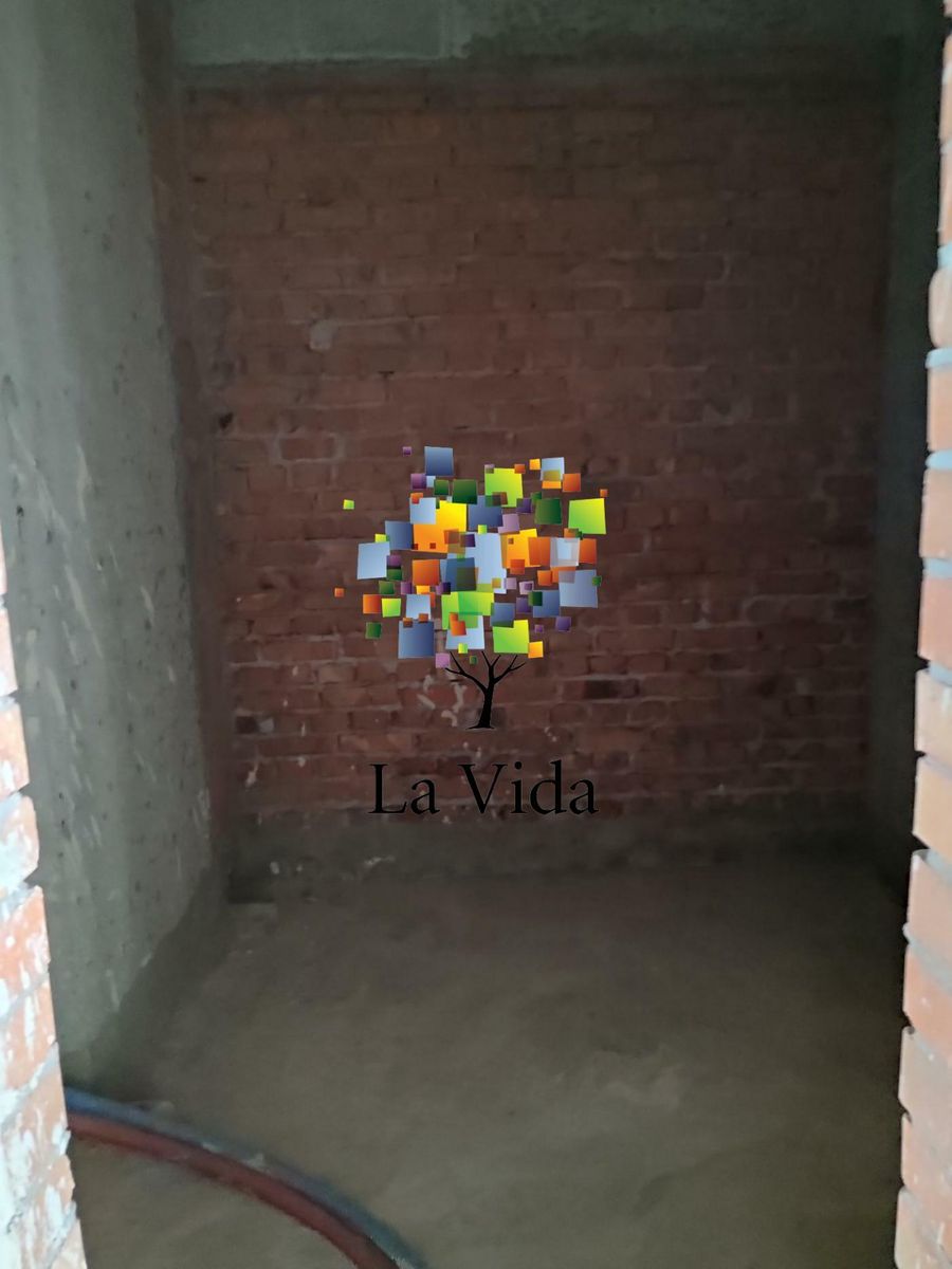 1836081976153136
