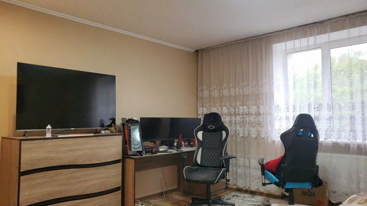1832641460712137
