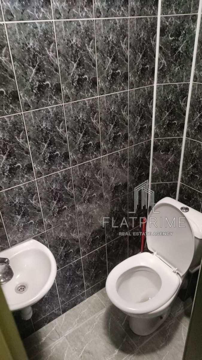 1835813714617138